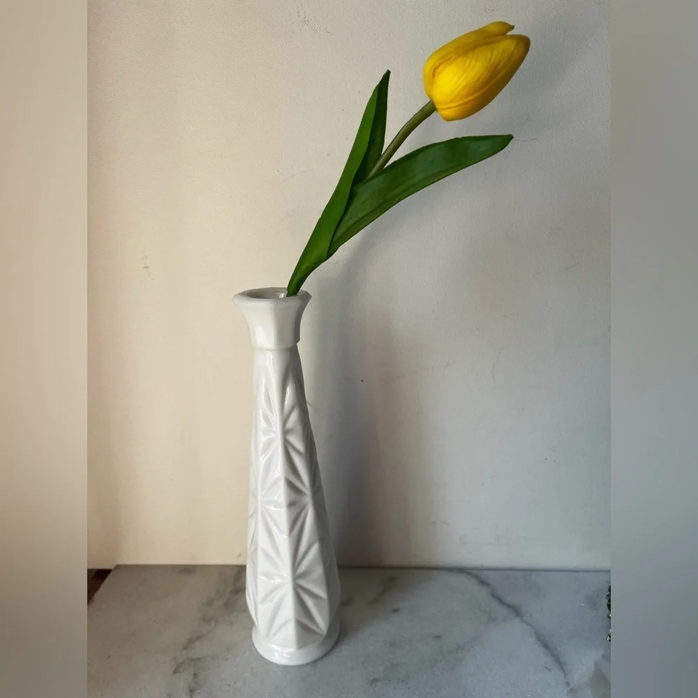 Vintage milk glass Vintage Milk Glass Snowflake Bud Vase 8.7”.